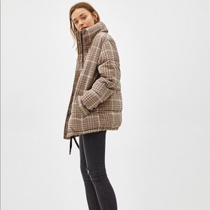BERSHKA PLAID PUFFER